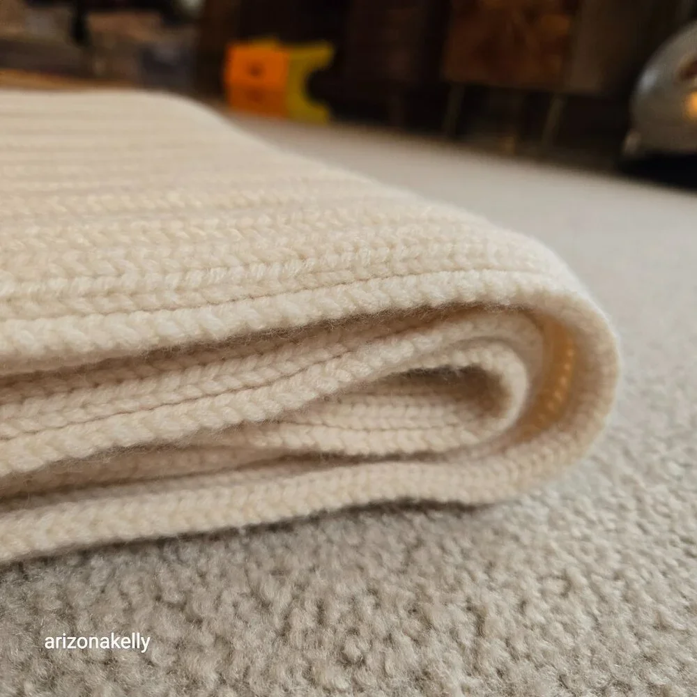 Johnstons Cashmere Scarf Ribbed Thick Ivory